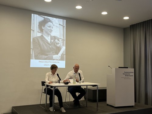 Ruth Reinecke und Christhard Läpple: Szenische Lesung der Langfassung des Interviews mit Inge Deutschkron von 2012